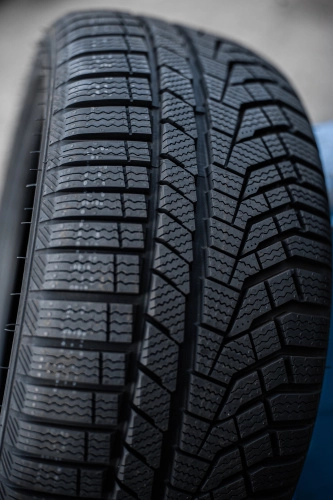 фото протектора и шины Ice Blazer Alpine EVO1 Шина Sailun Ice Blazer Alpine Evo 1 255/50 R19 107V